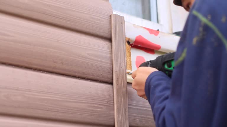 Best Construction Debris Removal  in East Farmingdale, NY
